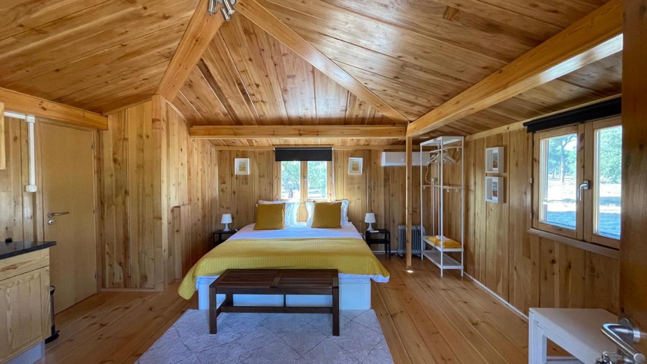 Suspended Wooden House - Monte Da Cortica Chalet